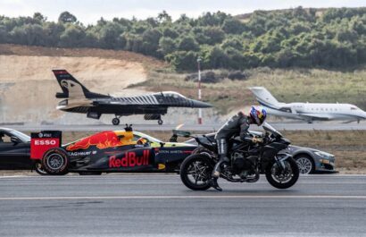 Quem vence essa corrida? Avião, carro de F1 ou uma moto
